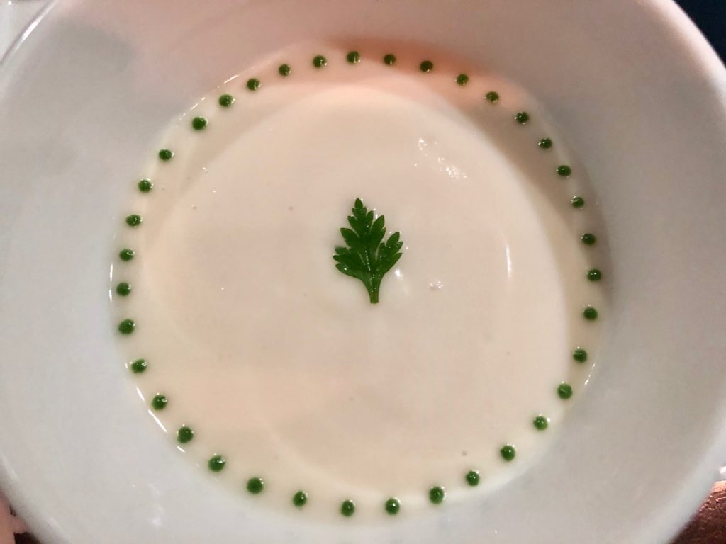 Gelée de caviar à la crème de chou-fleur